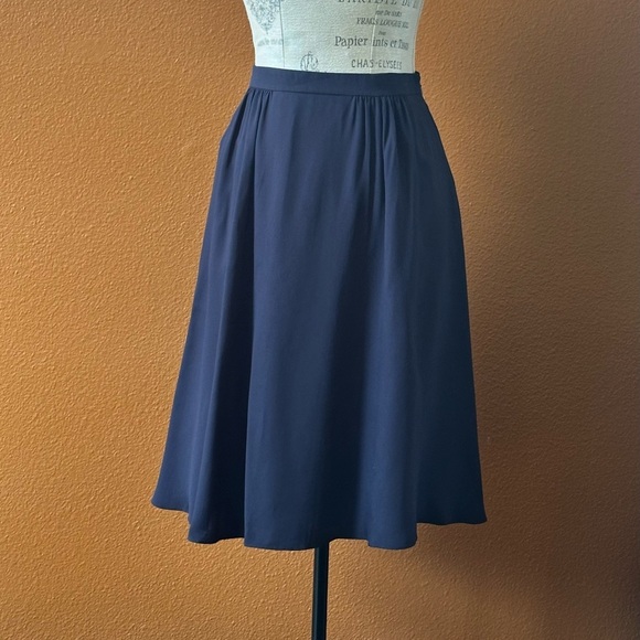 REISS “Everette” Fluid Mid Length Skirt In Night Navy Size 10 New With Tags! - Picture 1 of 4